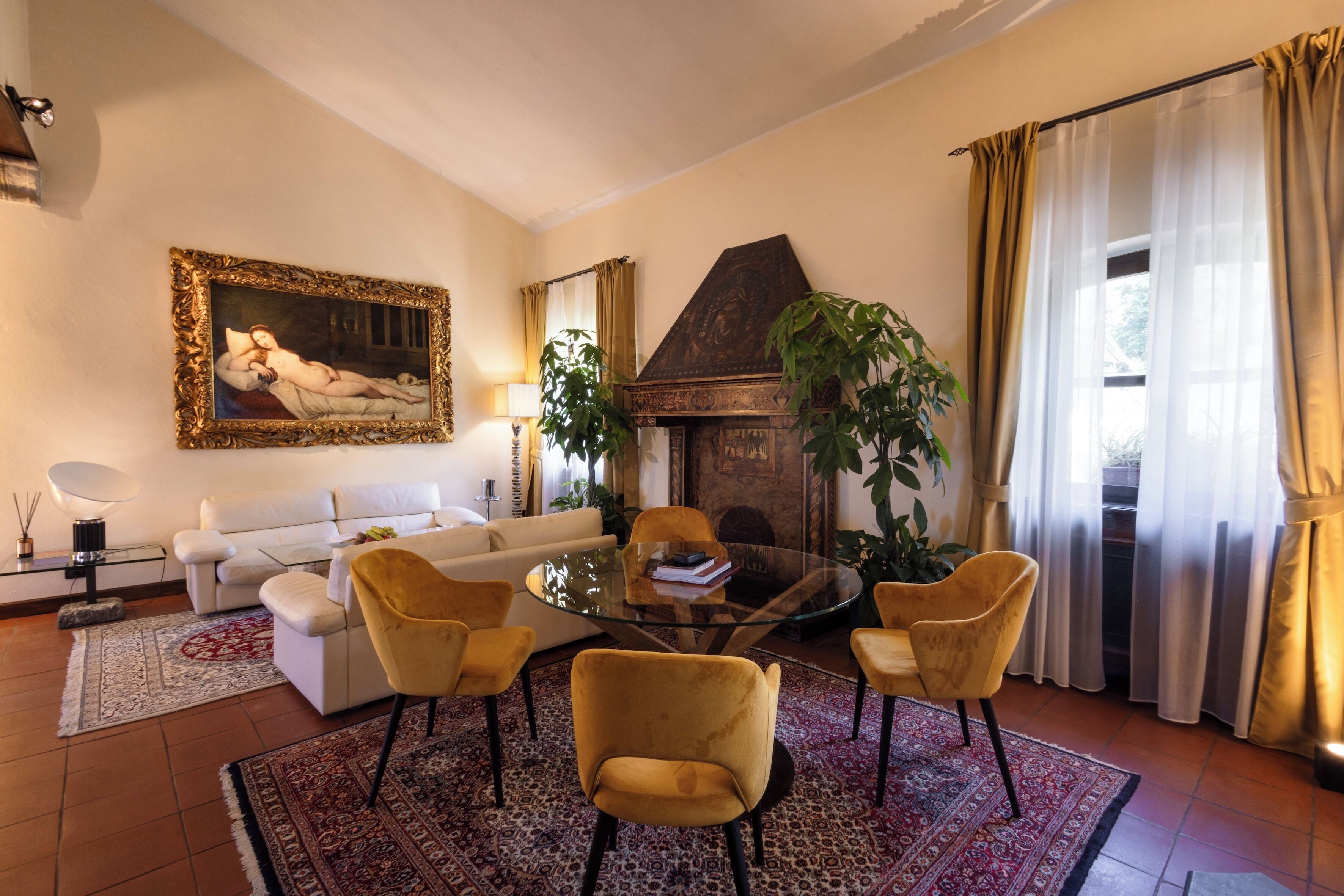 Prestige Suite | Egyptian cotton sheets, premium bedding, in-room safe, desk