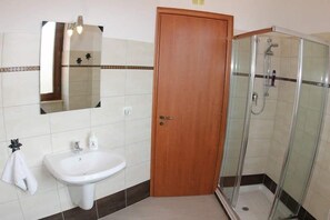 Regadera, regadera tipo lluvia, amenidades de baño gratuitas 