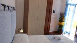 Triple Room | Desk, blackout drapes, cribs (free), WiFi (free) - Piccola Locanda S'Ausentu (Uri)
