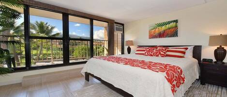 Tabla de planchar con plancha, wifi gratis y ropa de cama