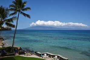 Property grounds - KA 401 Spacious Studio w Mountain View Pool AC (Lahaina)