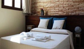 Double Room | Individually furnished, blackout curtains, free WiFi, bed sheets - Isolabella B&B (Mazara del Vallo)