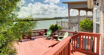 Bayfront park model home with deck, pool, hot tub, gym, tennis, & golf