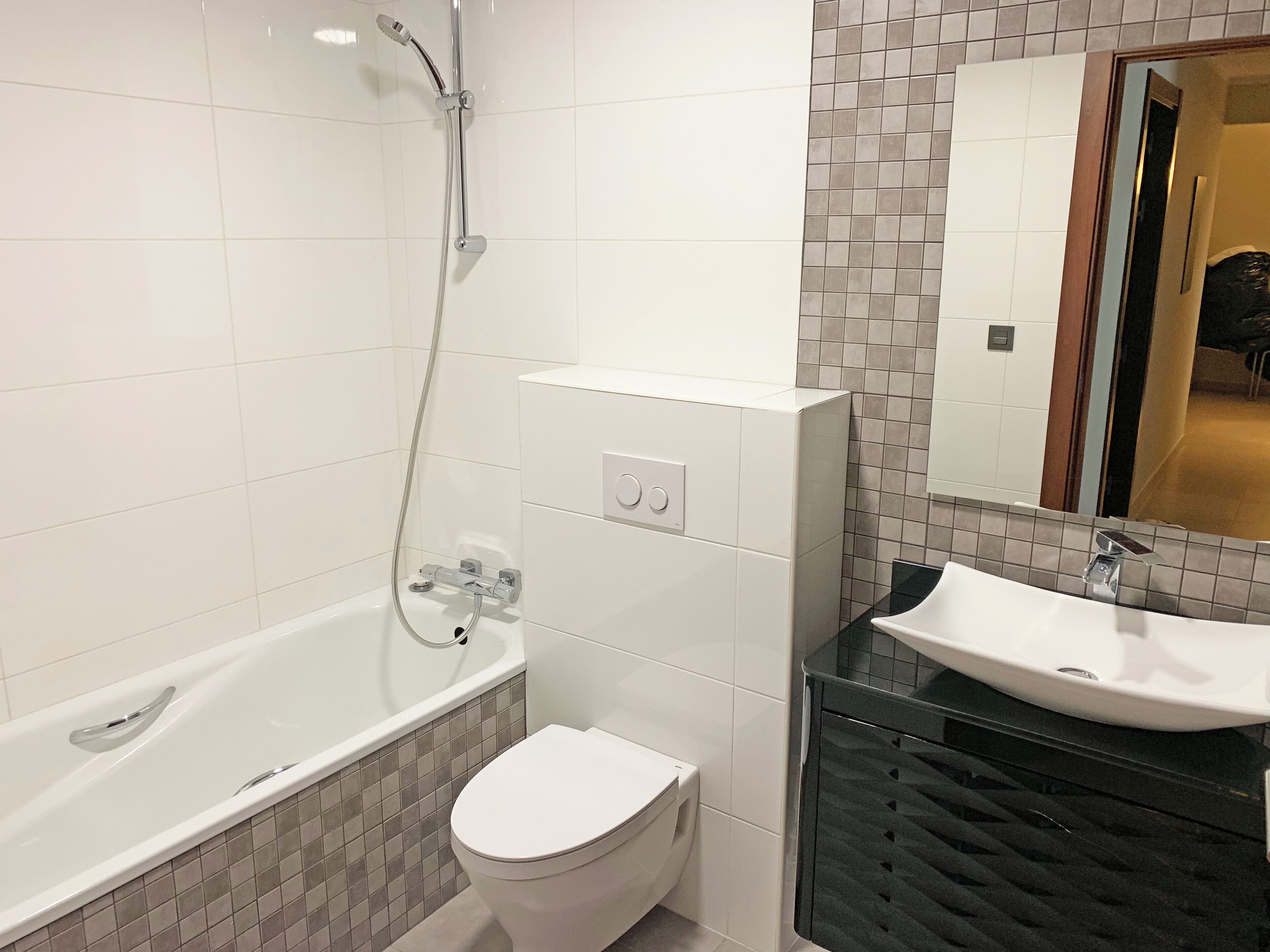 Vasca da bagno a immersione totale, asciugamani