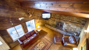 TV, fireplace, DVD player, books