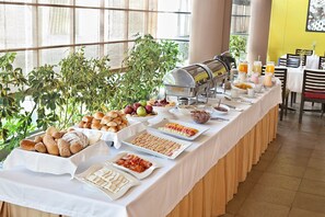 Colazione a buffet inclusa, servita tutte le mattine 