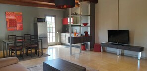 Apartment (Cocoon) | Living room