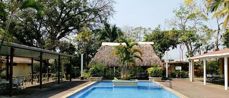 2 outdoor pools, pool umbrellas