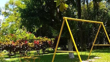 Área de juegos infantiles al aire libre