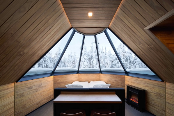 Design Cabin | Minibar, in-room safe, desk, soundproofing