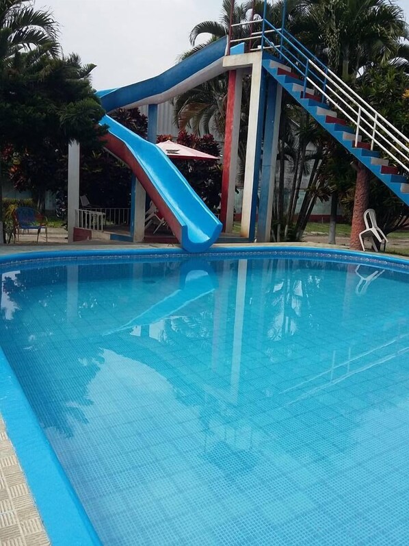 Piscine extérieure