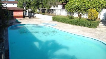 Kolam renang outdoor