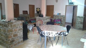 Breakfast, lunch, dinner served; Moroccan cuisine