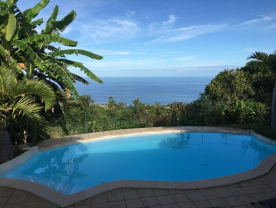 The Flamboyant Villa, Between Ocean and Mountains