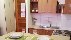 Familie appartement, 2 slaapkamers, privébadkamer | Privékitchenette