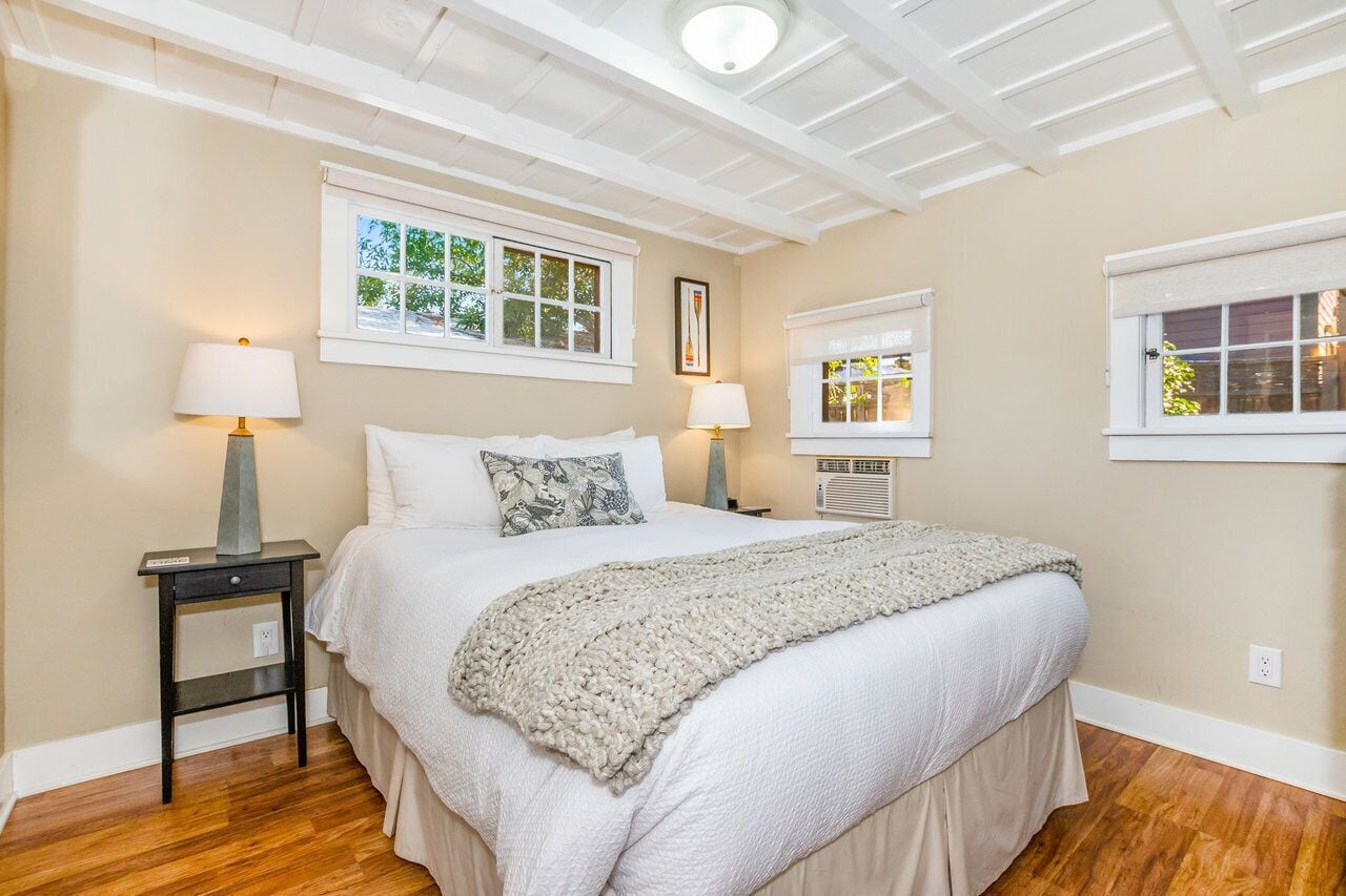 2 bedrooms, iron/ironing board, travel crib, free WiFi