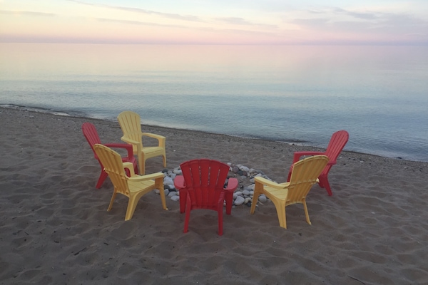 Plage, chaises longues