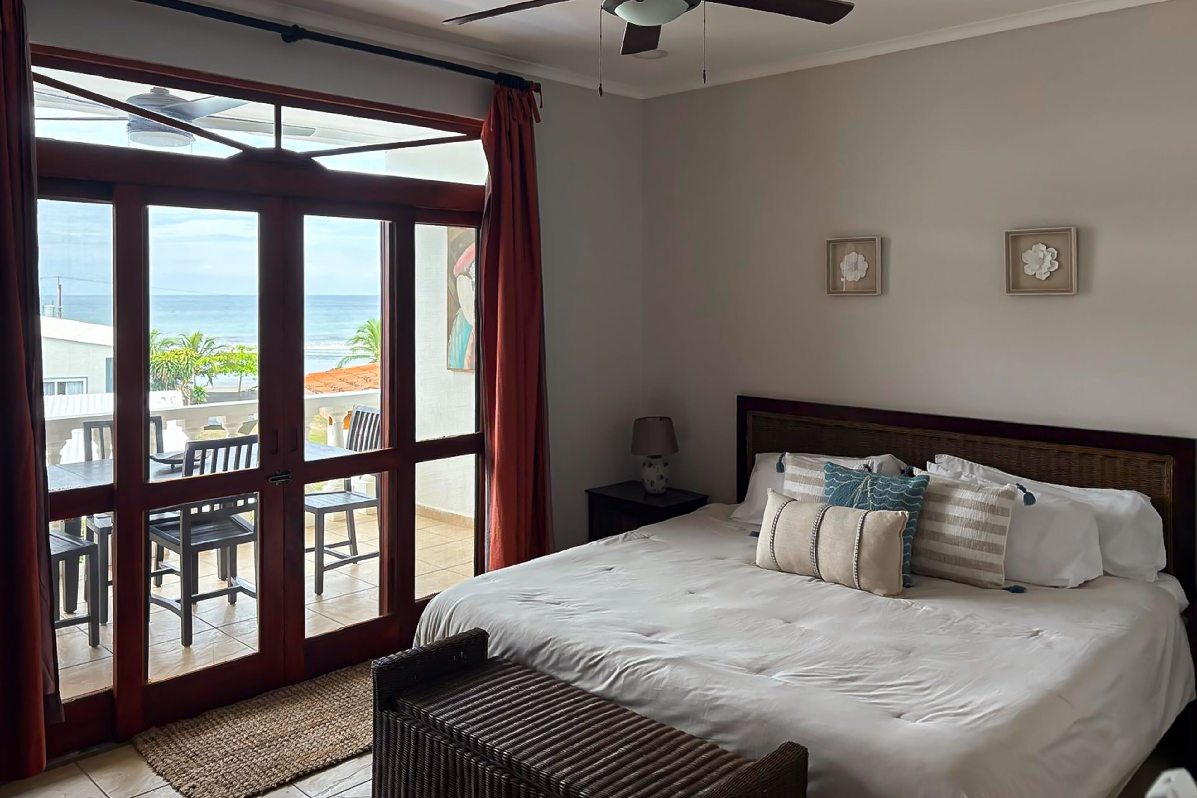 2 chambres, fer et planche à repasser, accès Internet, draps fournis