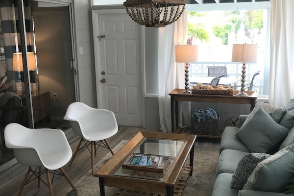Florida room with a view of the Ocean!