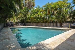 Beheizter Pool