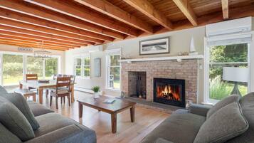 TV, fireplace, offices