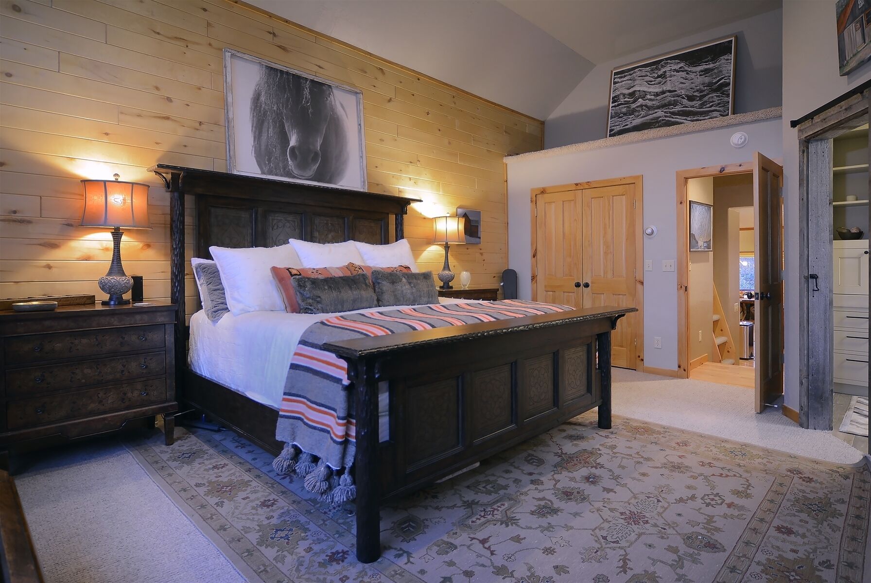 3 bedrooms, iron/ironing board, internet, bed sheets