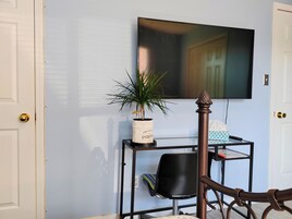 Superior Suite, 1 Queen Bed, Non Smoking, Ensuite (Only Accepting Guests Aged 10 and Above) | Premium bedding, individually decorated, individually furnished