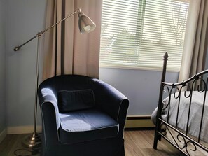 Premium bedding, individually decorated, individually furnished, desk - Better Bed House (Richmond)