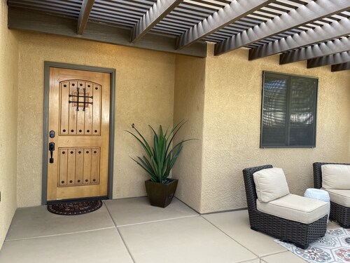 Conveniently close to St. George, Zion, Bryce & the Grand Canyon. 