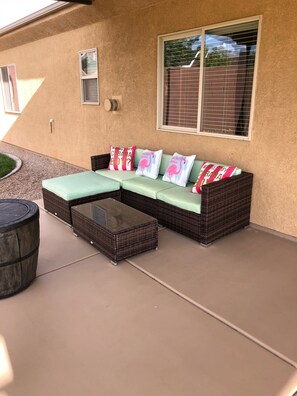 Terrace/patio - Conveniently close to St. George, Zion, Bryce & the Grand Canyon.  (La Verkin)