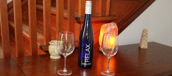 Whole House, 5 minutes by car to OU, 2 Bedroom, 1.5 bath, Smart TV, FREE Wi-Fi