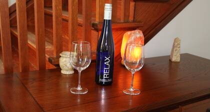 Whole House, 5 minutes by car to OU, 2 Bedroom, 1.5 bath, Smart TV, FREE Wi-Fi