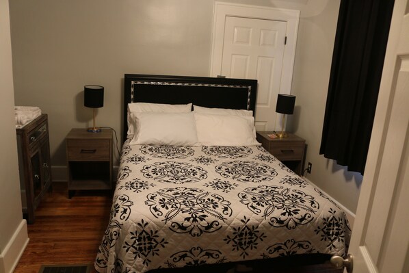 2 bedrooms, desk, iron/ironing board, free WiFi