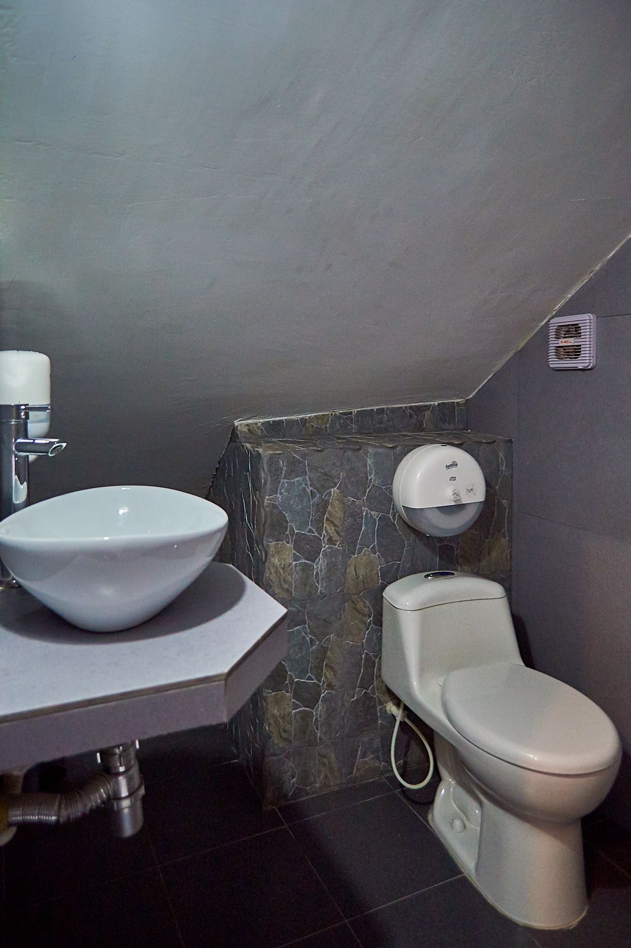 standard double room, 1 double bed, non smoking | bathroom | shower, hair dryer, towels