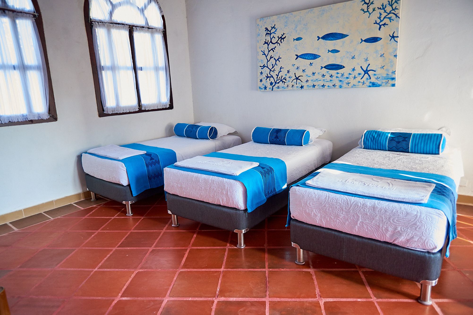 traditional triple room, 3 single beds, non smoking | 1 bedroom, in-room safe, blackout curtains, free wifi