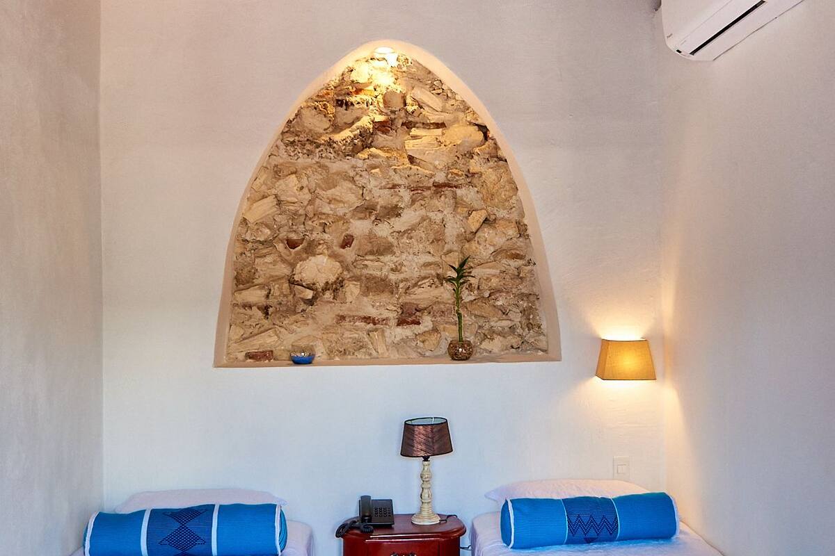 Standard Twin Room, Multiple Beds, Non Smoking | In-room safe, blackout drapes, WiFi (free), bed sheets