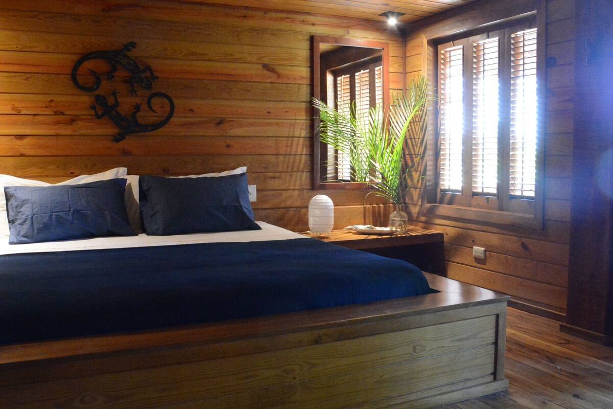 Comfort Room, Multiple Beds, Non Smoking | 2 bedrooms, desk, iron/ironing board, rollaway beds