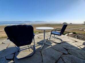 Romantisch appartement, 1 queensize bed, keuken, uitzicht op oceaan (No Pets Allowed) | Terras