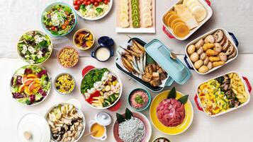 Desayuno buffet (JPY 1500 por persona)