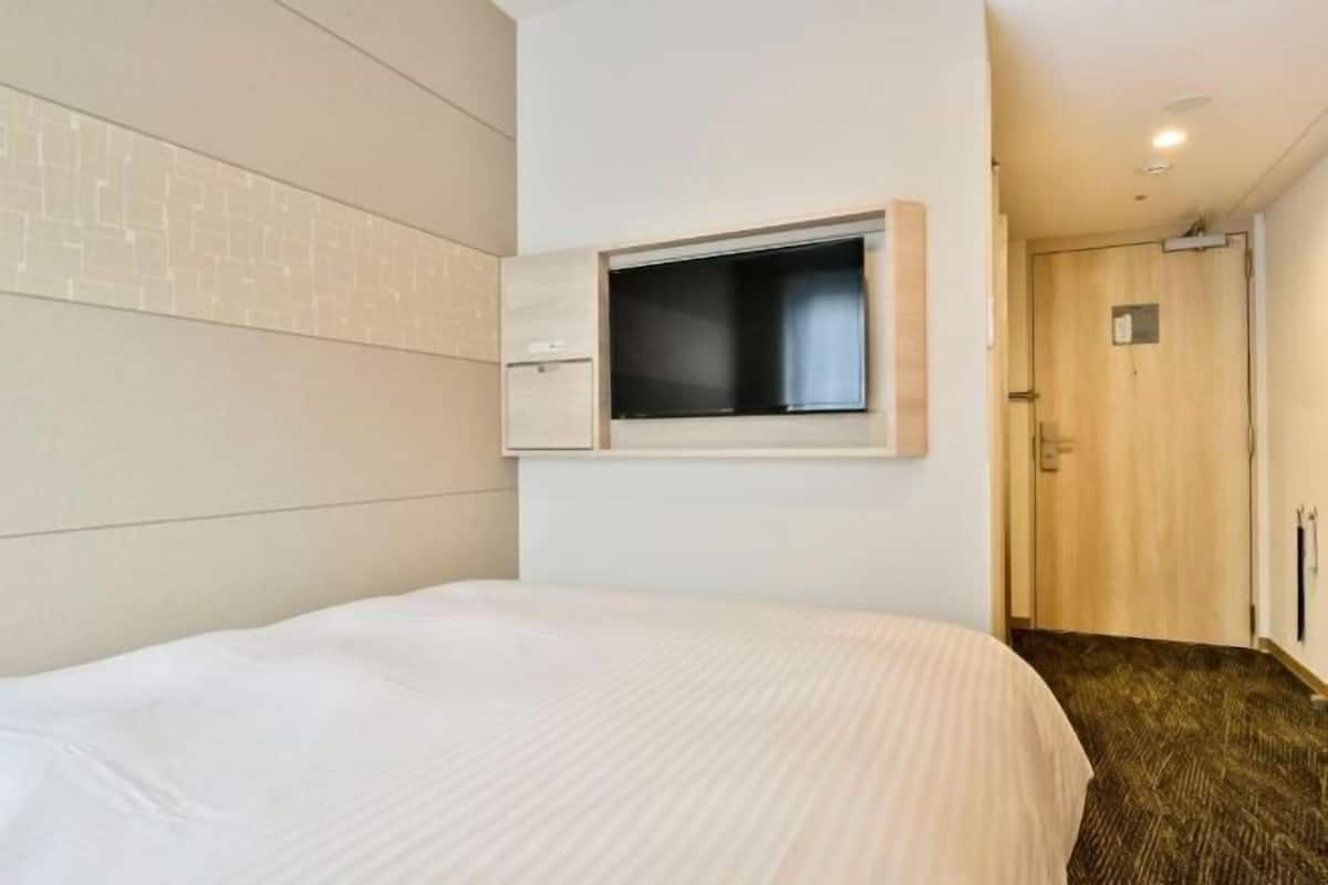 Desk, blackout curtains, iron/ironing board, free WiFi