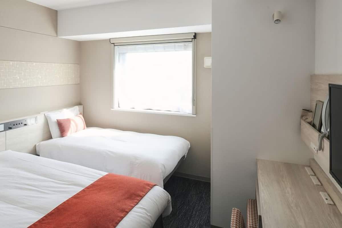 Desk, blackout drapes, iron/ironing board, free WiFi