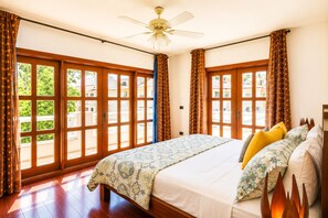6 chambres, coffre-fort, fer et planche à repasser, lit de bébé portatif