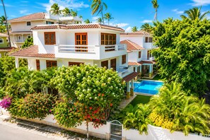 Exterior - Luxury Beach Villa Steps From Los Corales Beach Private Pool + Chef Available (Punta Cana)