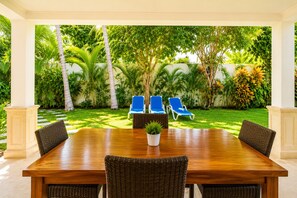 Outdoor dining - Luxury Beach Villa Steps From Los Corales Beach Private Pool + Chef Available (Punta Cana)