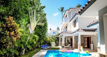 CLOSE TO THE BEACH! LUX VILLA GEMELA, 6BR, 9BT, PRIVATE POOL, LOS CORALES-BEACH
