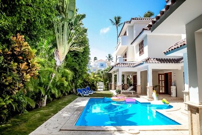 CLOSE TO THE BEACH! LUX VILLA GEMELA, 6BR, 9BT, PRIVATE POOL, LOS CORALES-BEACH