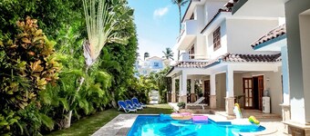 CLOSE TO THE BEACH! LUX VILLA GEMELA, 6BR, 9BT, PRIVATE POOL, LOS CORALES-BEACH