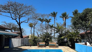 室外泳池