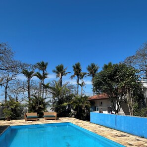 Outdoor pool - Family condominium facing the beach. (Itanhaém)
