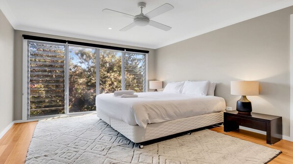 4 quartos, ferros/tábuas de passar roupa, berço de viagem, Wi-Fi